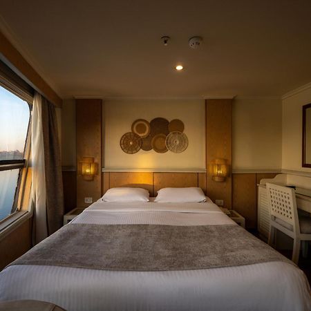 Отель Magic I Nile Cruise Deluxe Boat The Scheduled Departure Is On Saturday For A 7-Day Nile Cruise Луксор Экстерьер фото