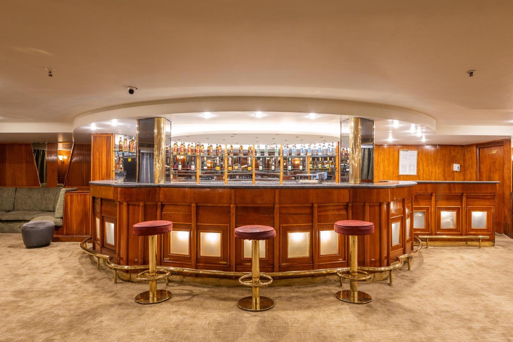 Отель Magic I Nile Cruise Deluxe Boat The Scheduled Departure Is On Saturday For A 7-Day Nile Cruise Луксор Экстерьер фото