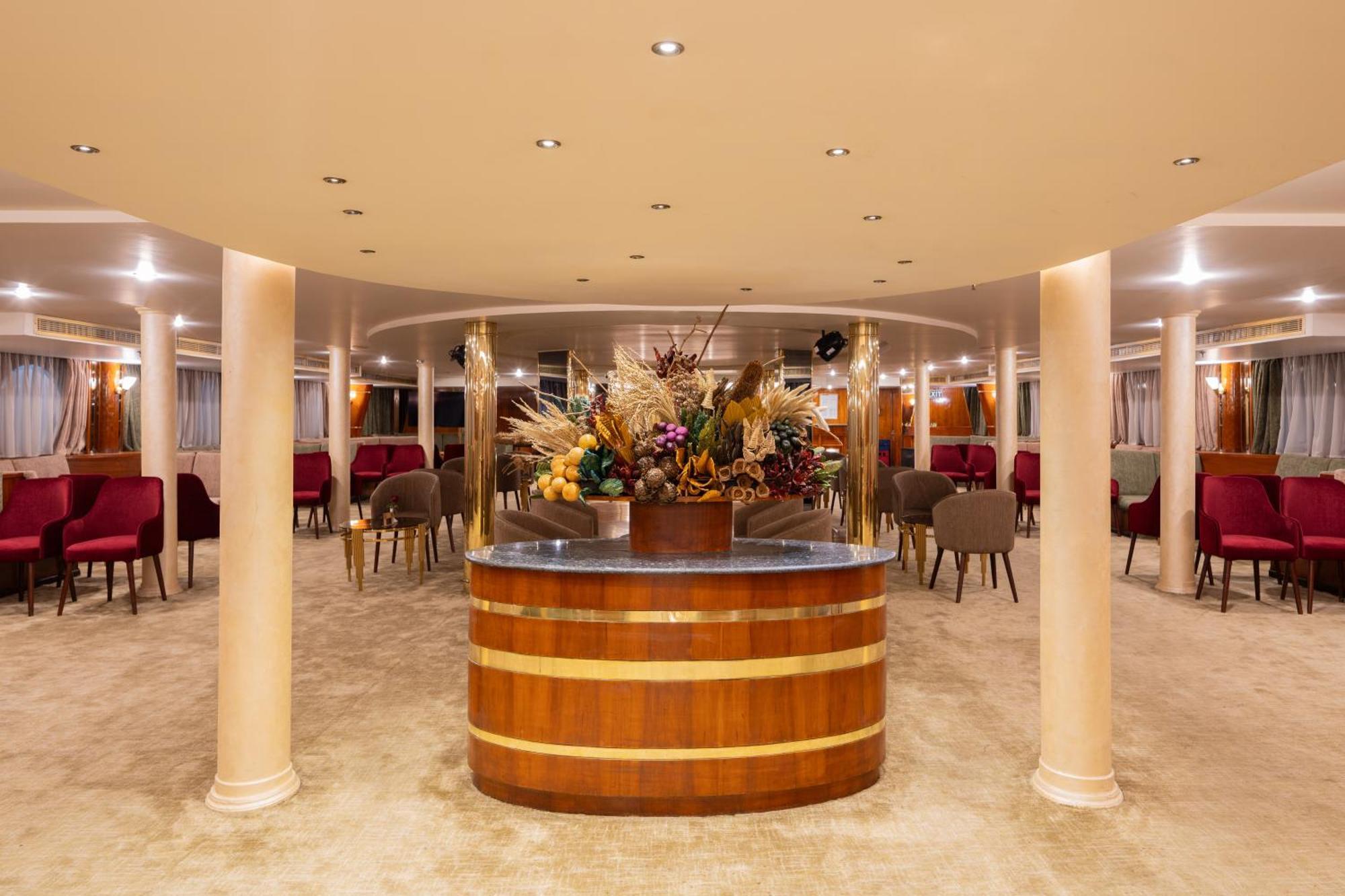 Отель Magic I Nile Cruise Deluxe Boat The Scheduled Departure Is On Saturday For A 7-Day Nile Cruise Луксор Экстерьер фото