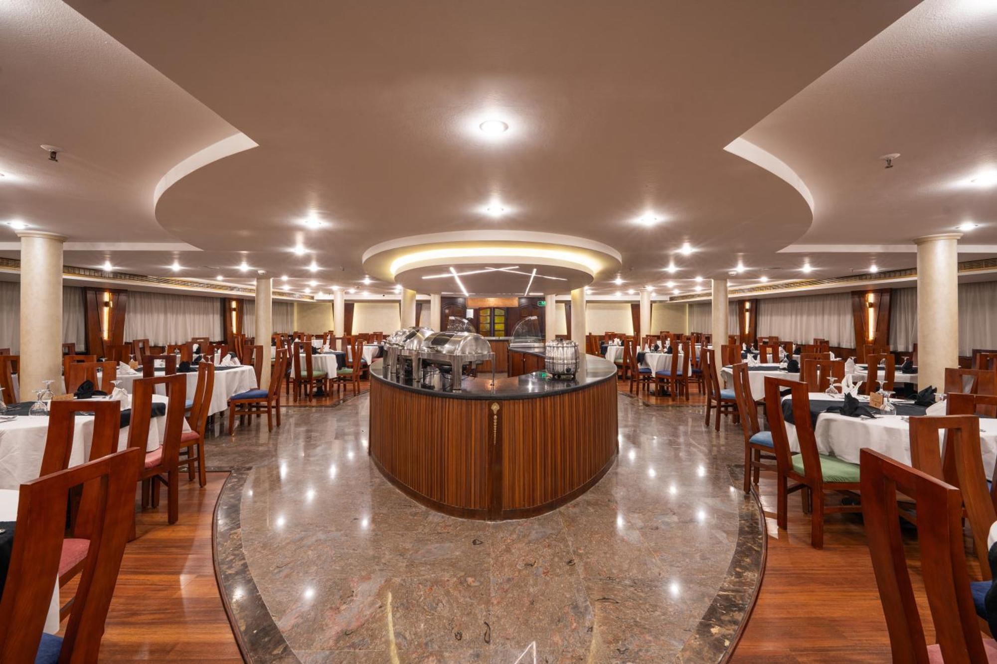 Отель Magic I Nile Cruise Deluxe Boat The Scheduled Departure Is On Saturday For A 7-Day Nile Cruise Луксор Экстерьер фото