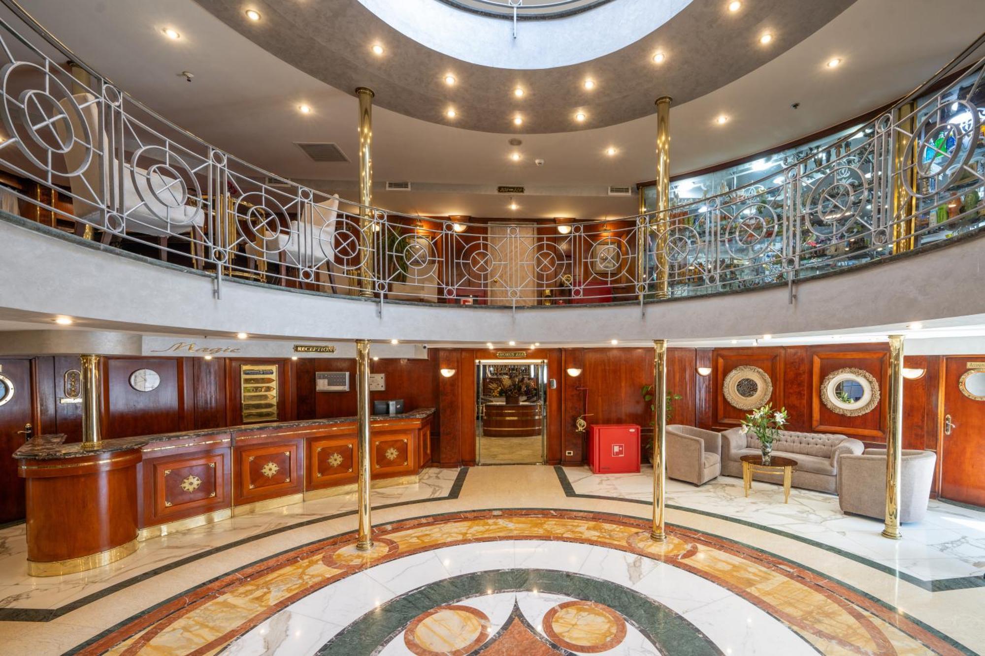 Отель Magic I Nile Cruise Deluxe Boat The Scheduled Departure Is On Saturday For A 7-Day Nile Cruise Луксор Экстерьер фото